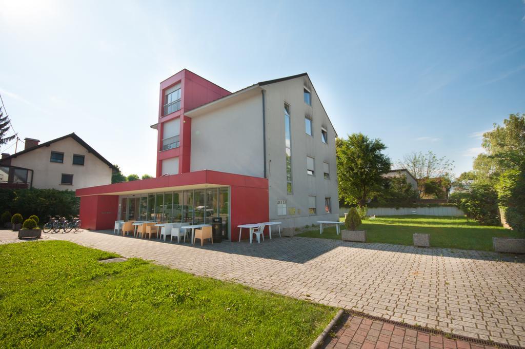 Simbol Rooms With Free Private Parking Laibach Exterior foto