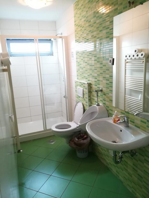 Simbol Rooms With Free Private Parking Laibach Exterior foto